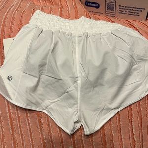High rise Lululemon hotty hot shorts